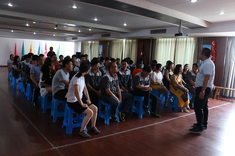 红与黑游戏
红与黑游戏